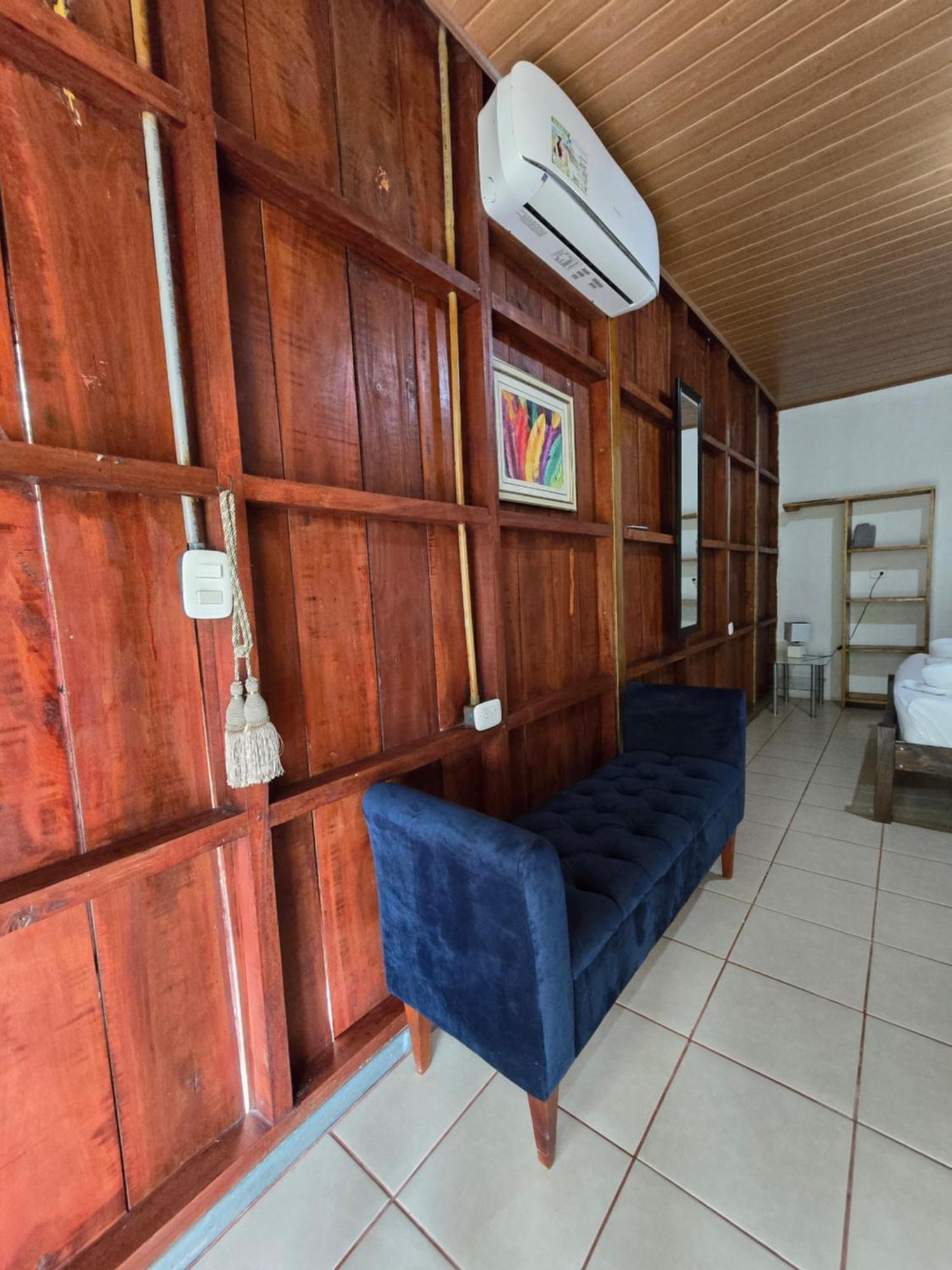 Tortuguero Hill Rooms Exterior photo